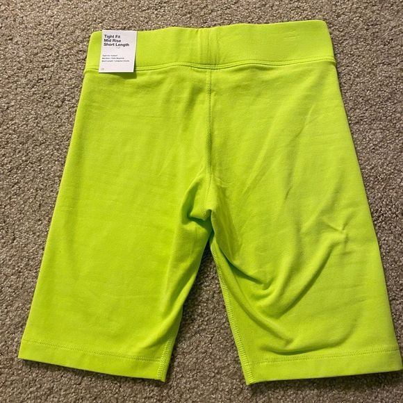 Nike Women's Sportswear Essential Bike Shorts - Picture 7 of 8